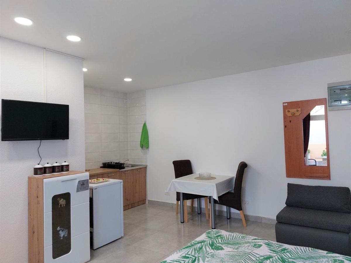 Amore House With Apartment Umag Extérieur photo